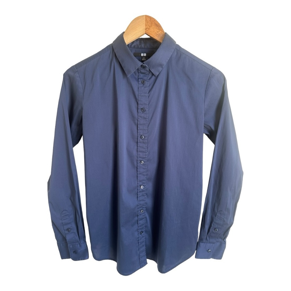 Uniqlo navy women’s button-down shirt, sz small